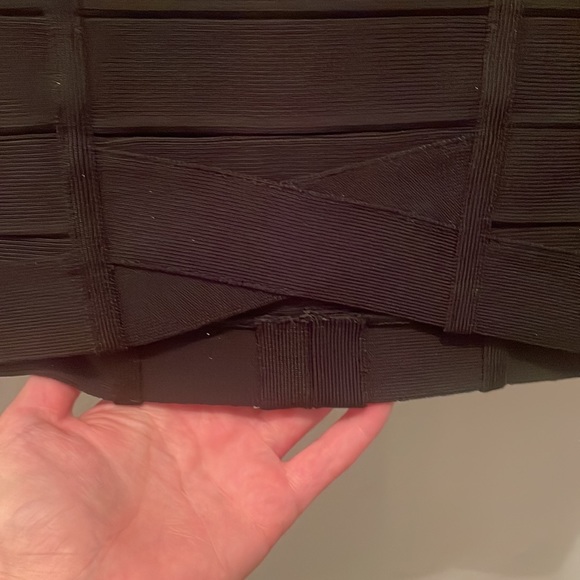 Herve Leger black mini skirt with v in front - Picture 6 of 9